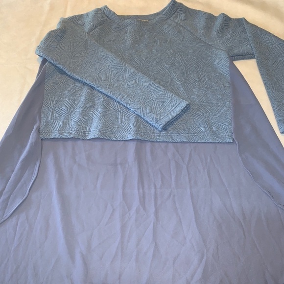 Foreign Exchange Crop Sweater - Picture 6 of 12